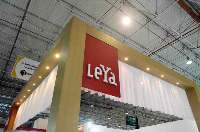 Leya - stand - 3